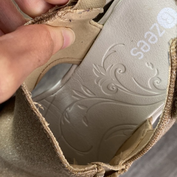 Bzees Delicious Gold-22 Glittery canvas open toe Velcro ankle strap Zees sandals - Picture 10 of 17